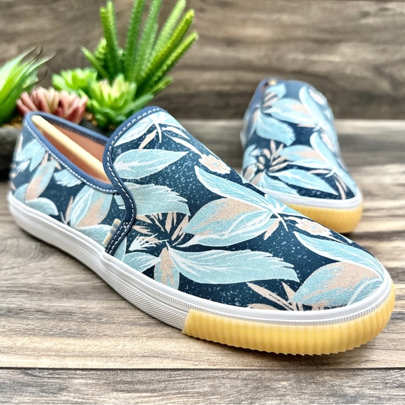 NEW Toms Clemente Slip On Canvas Sneaker Majolica Blue Japanese Floral Print 8 - Picture 4 of 11